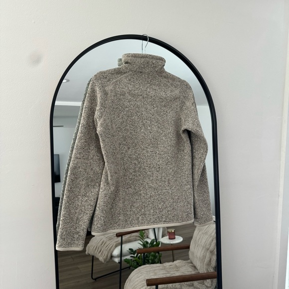 Patagonia Quarter Zip - Picture 2 of 6